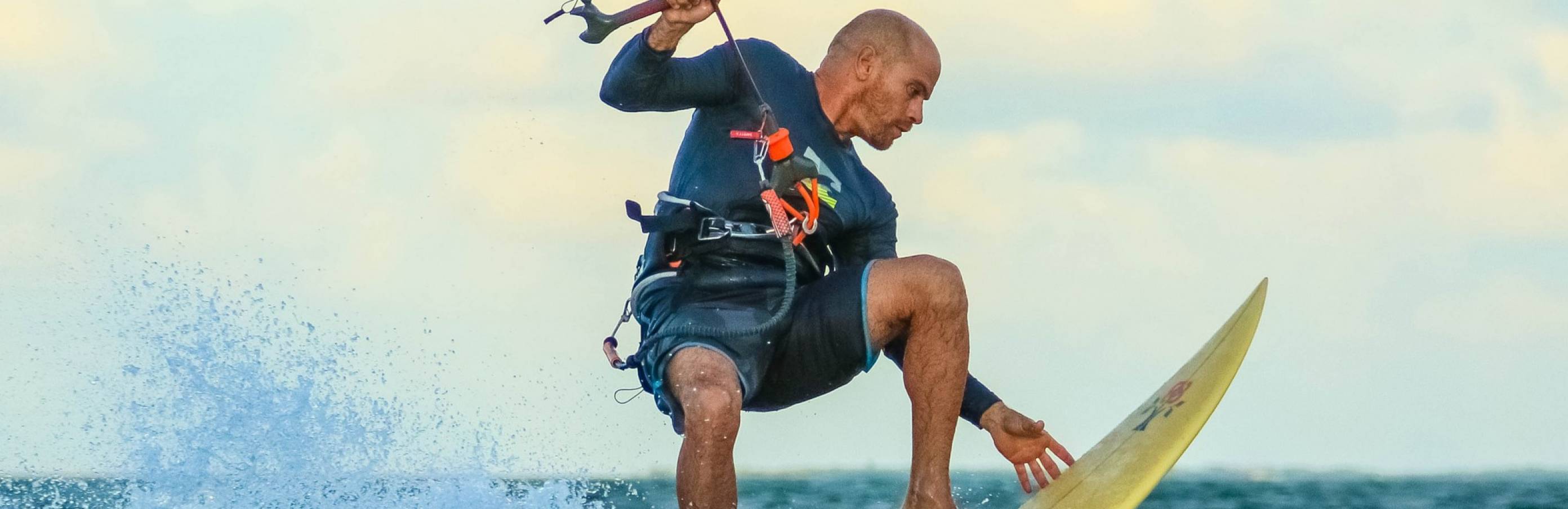 The list of great kitesurfing spots in Spain. Weather features and best