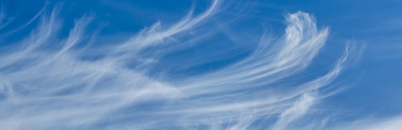 Cirrus uncinus clouds